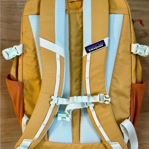 NWT Patagonia Refugio 26L Daypack Sienna Clay One Size - Picture 2 of 4
